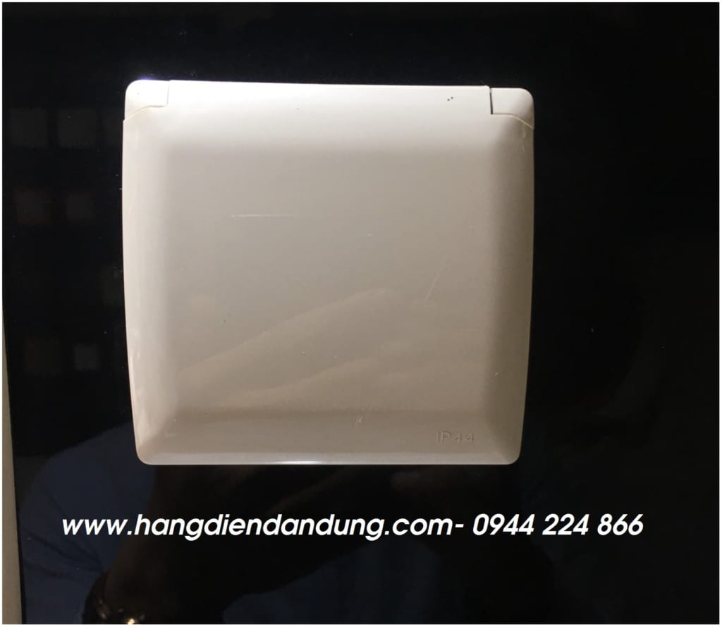 Ổ cắm chống nước IP44