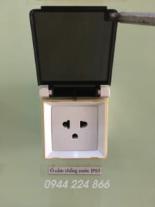 ổ cắm chông nước IP65