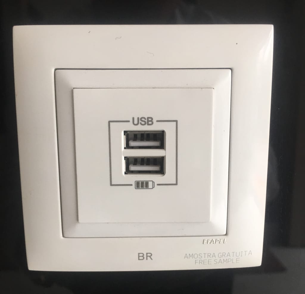 Ổ cắm USB